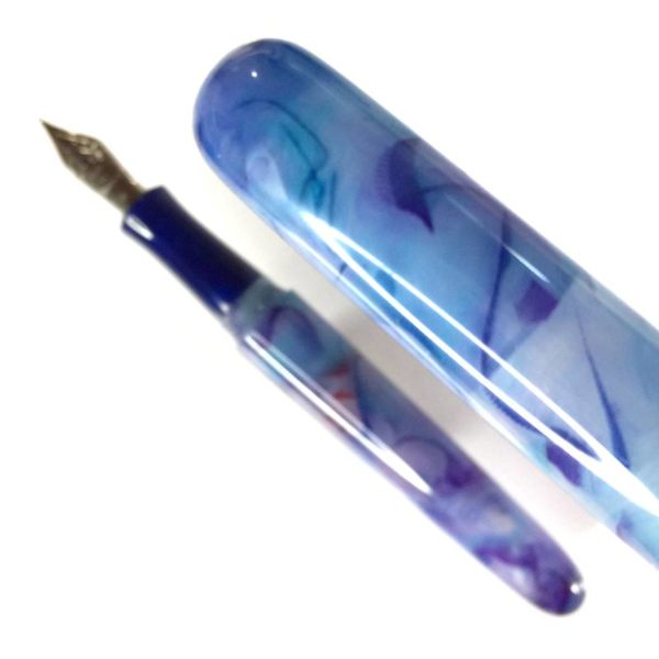 Luxe Silk fountain pen with handpainted silk 1
