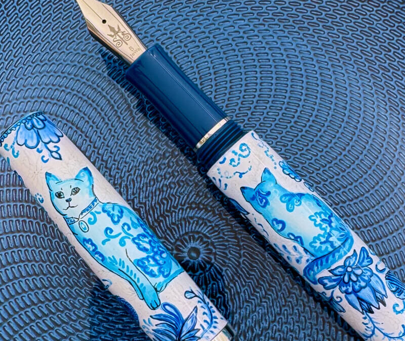 Porcelain Cats hand-painted fountain pen